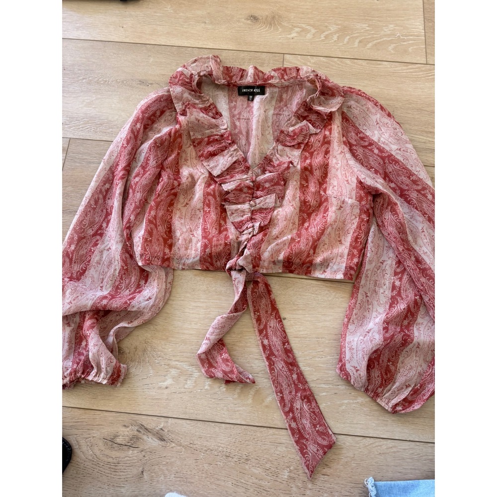 French Kiss Red Paisley Stripe Ruffle Front Tie Crop Blouse Top Medium y2k 201